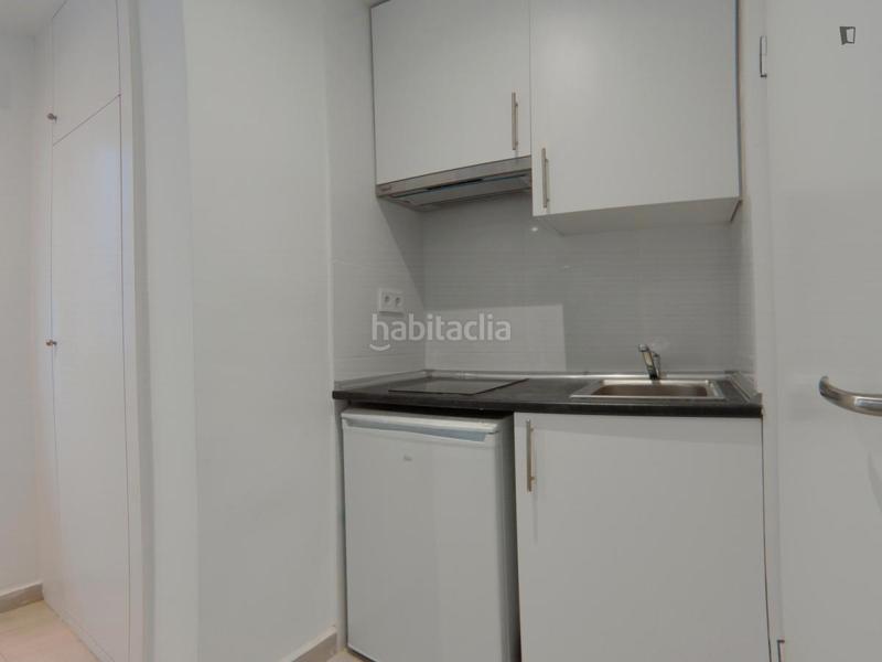 Foto 8d8ebc70-ca3e-41ee-9f21-14592f85876b. Alquiler estudio en Berruguete Madrid