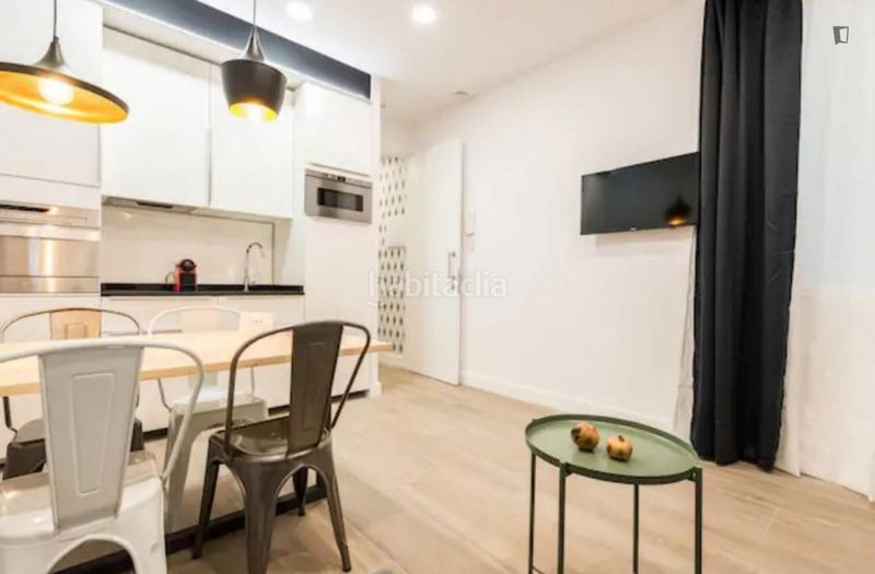 Foto eb4b9b32-7272-4d10-827c-cdb50a1d8973. Lloguer apartament amb calefacció a Justicia-Chueca Madrid