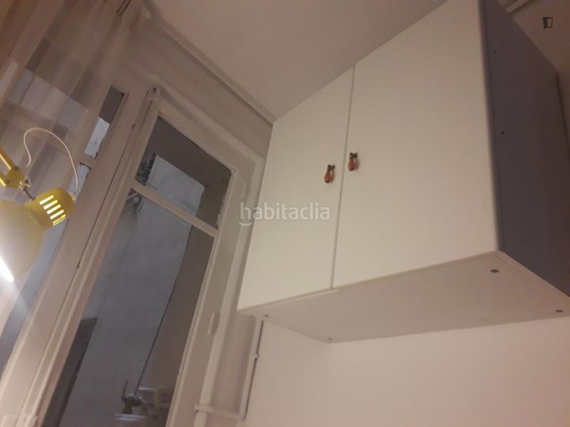 Foto 4c72e9a5-5f4a-4afc-a7ca-8e606a859926. Alquiler estudio en Argüelles Madrid
