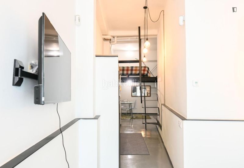 Foto c5a235ae-fecf-4aa7-a8f8-501a22c9980d. Alquiler apartamento en Ciudad Jardín Madrid