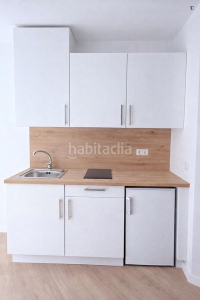 Foto a5bf03f5-96c7-4b78-83ef-efce3d6358f3. Lloguer estudi a Centro Fuenlabrada