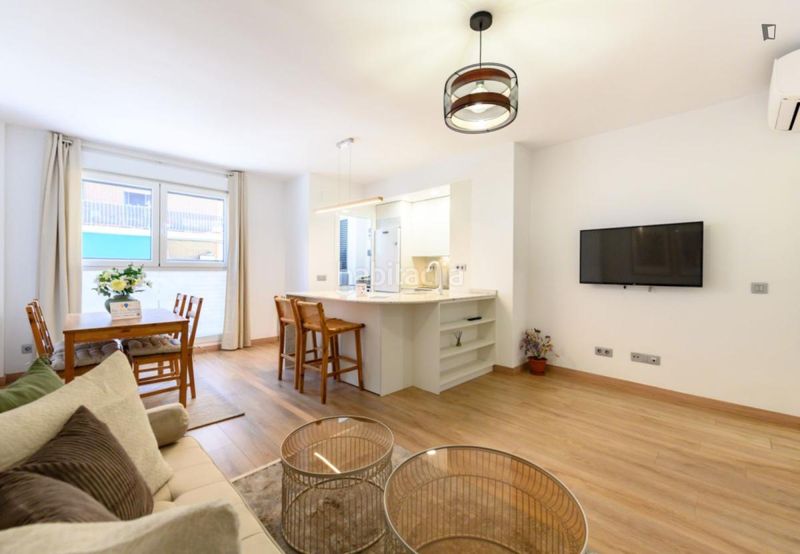 Foto a59aac8d-62fc-41fa-934a-73d310ee06bb. Alquiler apartamento en Ventas Madrid