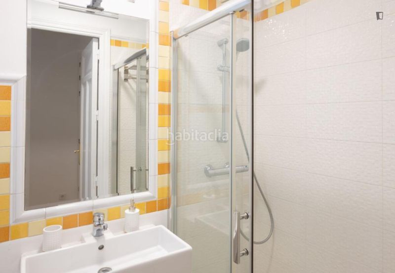 Foto 7b8dc911-4c73-4a12-88c2-cbabd382d58e. Lloguer apartament a Palacio Madrid