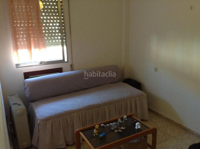 Foto 03d2f8b3-7a47-4397-9499-db0cbaaae342. Lloguer casa amb calefacció a colores - entreparques Sevilla