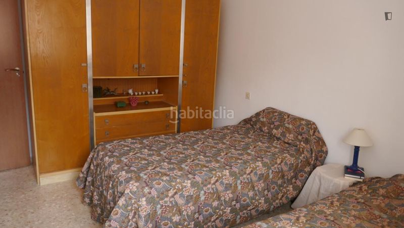 Foto 95e13f9d-0e4e-4012-b45a-f2849e486a51. Lloguer casa amb calefacció a colores - entreparques Sevilla