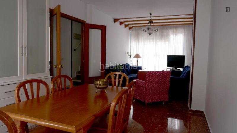 Foto ec806836-6fdb-4c24-bc05-aacb209da2e7. Lloguer casa amb calefacció a colores - entreparques Sevilla