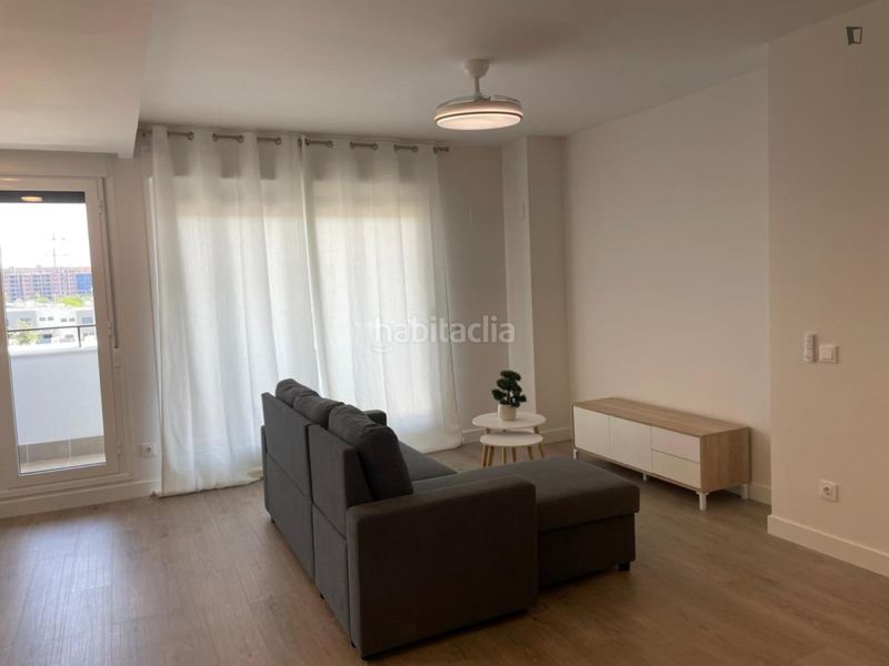 Foto 36d9b475-d428-43a9-8854-3fa95ad492b4. Alquiler apartamento en Arco Norte - Avda España Dos Hermanas