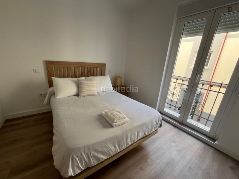 Foto b4bf62a6-538b-481d-96a0-1d640f673d1f. Miete appartement in San Isidro Madrid
