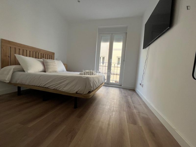 Foto cfabe4b4-6981-43f3-ab00-17bbea06e946. Miete appartement in San Isidro Madrid