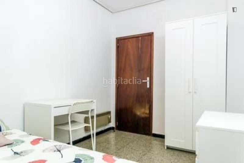 Foto a4ebc790-8177-46b1-af0e-5c877dd32817. Lloguer apartament a Ciutat Universitaria Valencia