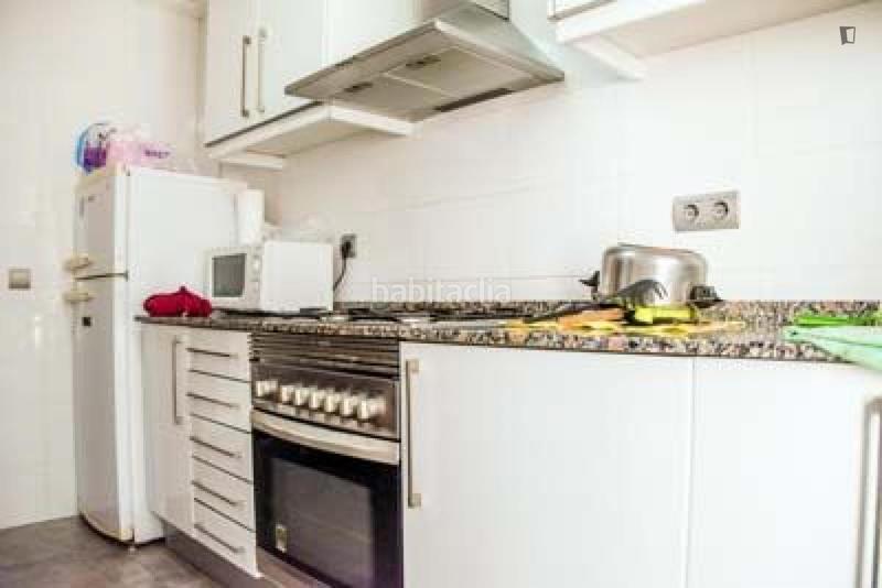 Foto dbe2ed65-28c7-4c1c-963f-134afb8aa369. Lloguer apartament a Ciutat Universitaria Valencia