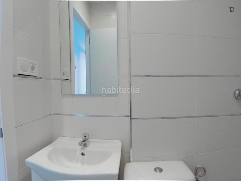 Foto dd0fafd3-4b67-49d6-9038-a89c79a85180. Location appartement dans Zofío Madrid