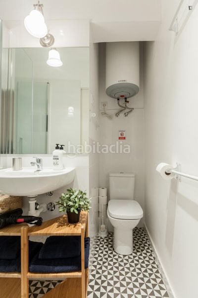 Foto ba5231bb-5779-4585-887c-d2b16ba30b35. Lloguer estudi amb calefacció a Gòtic Barcelona