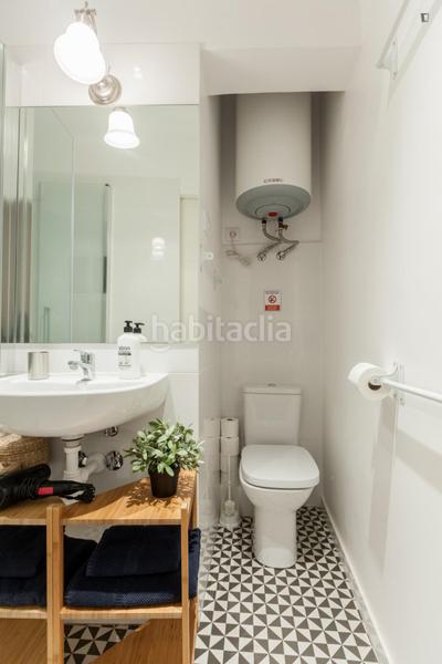 Foto ba5231bb-5779-4585-887c-d2b16ba30b35. Alquiler estudio en Gòtic Barcelona