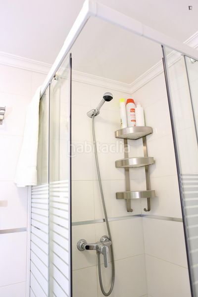 Foto 76a12a24-cf73-43b4-a2f2-5c8d36d2abff. Lloguer apartament a Cortes-Huertas Madrid