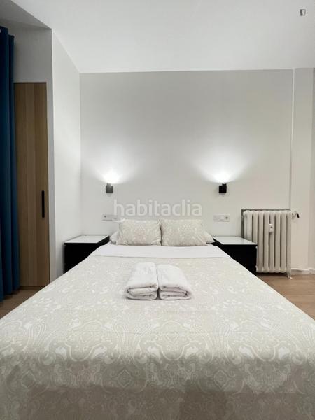 Foto f932101e-7601-49f4-9f8d-49b9d3b9a3ff. Alquiler estudio en Gaztambide Madrid