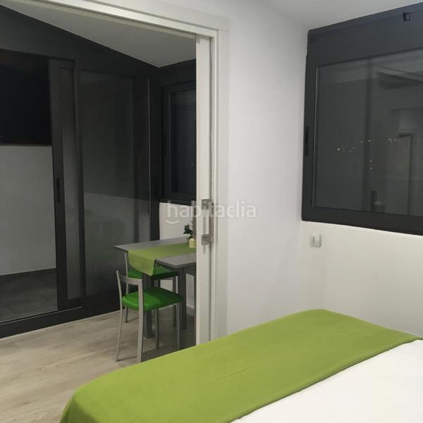 Foto 9b98f52d-0db4-4896-8e20-b0d18d504ba6. Rent apartment with heating in Guinardó Barcelona