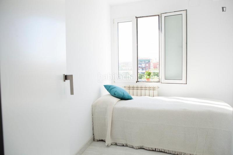 Foto ba7507e7-c39a-4227-b069-143d1246581f. Alquiler apartamento en Numancia Madrid