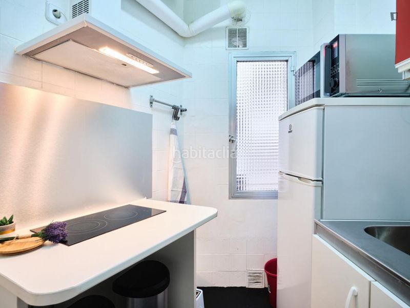 Foto 6789f735-3ce7-460a-a456-68d303e8fc42. Lloguer apartament amb calefacció a Ciudad Jardín Madrid
