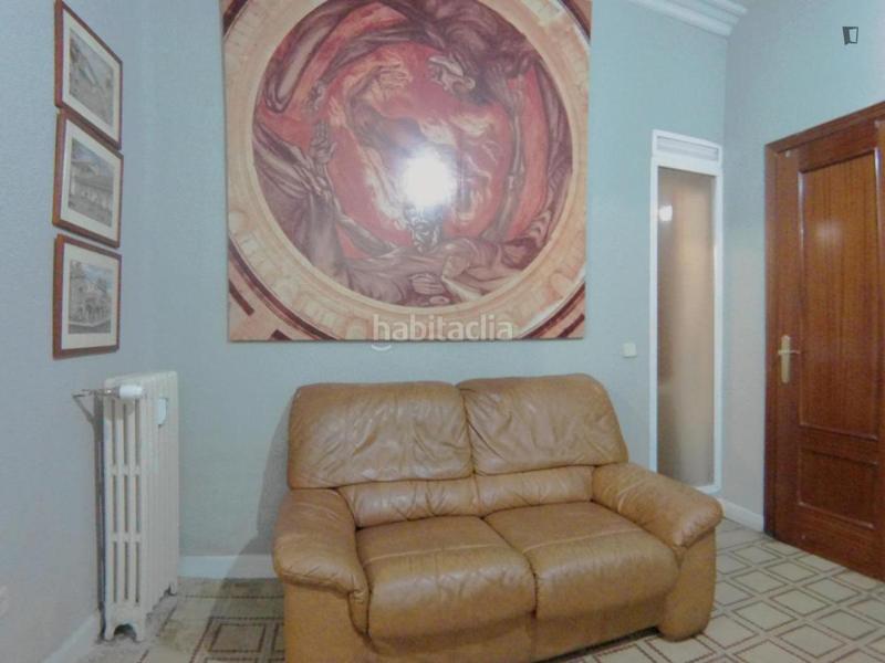 Foto 0e8fce4e-f225-4bac-acc9-aa9c99ed46a1. Alquiler estudio en Argüelles Madrid