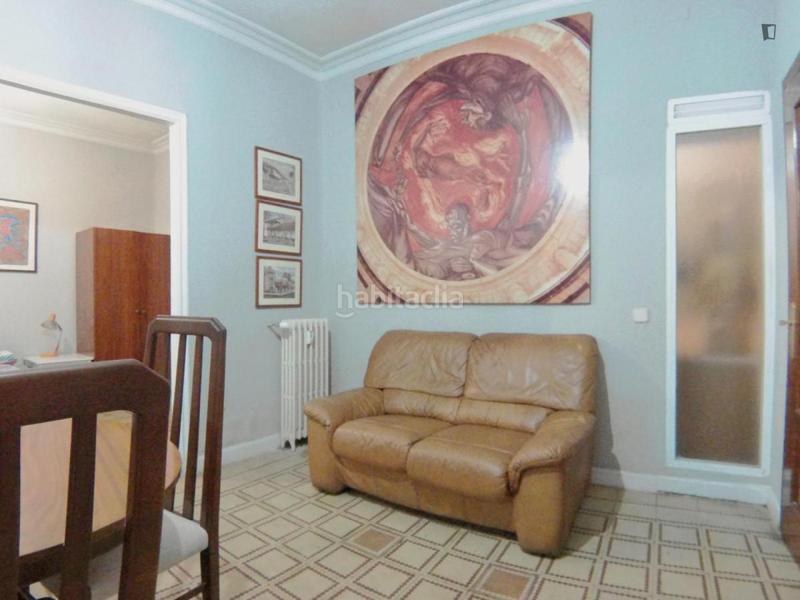 Foto f48137bb-6f36-4d0c-9032-6b512a4fb4d8. Alquiler estudio en Argüelles Madrid
