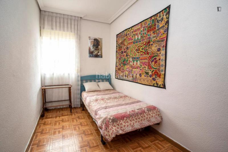 Foto 95498dc6-921e-4d9a-a3e6-7b85f0b32488. Rent apartment in Valdezarza Madrid