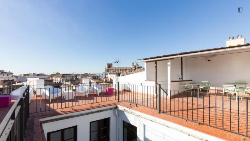 Foto 8b9a0609-7729-4305-b912-f8e7a6a7f7a5. Alquiler estudio en San Matías - Realejo Granada