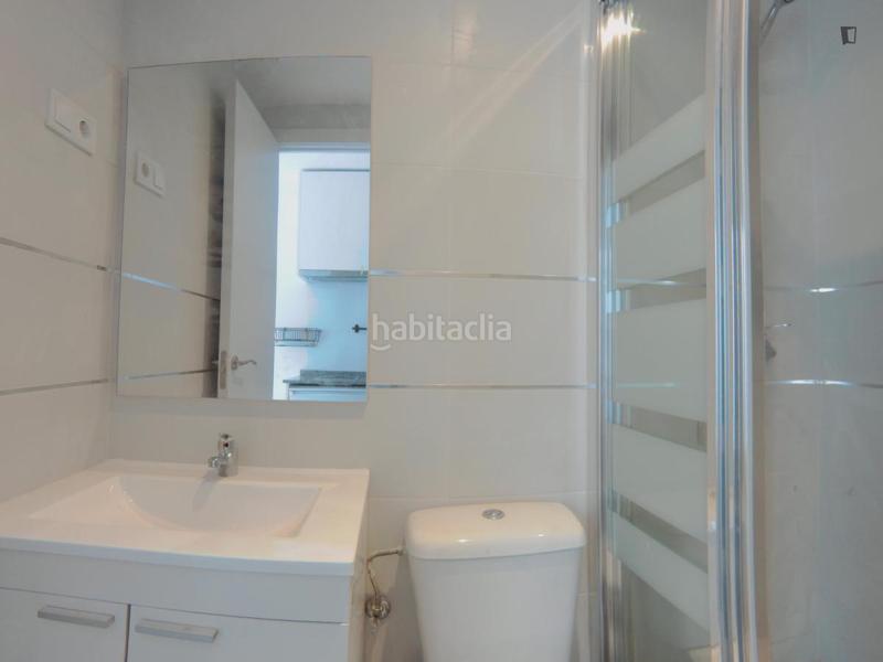Foto dd7b8da6-43be-4440-b8b2-042f74a2a7cd. Alquiler estudio en Pradolongo Madrid