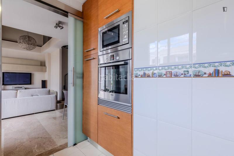 Foto f86cccbb-c34e-49eb-8ce8-39f8b6ed8e40. Alquiler apartamento en Russafa Valencia