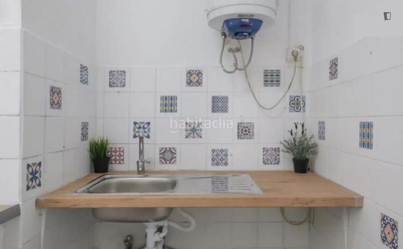 Foto 0e202a2a-3f6f-42a4-a130-07b867a3999a. Alquiler apartamento en Valdeacederas Madrid