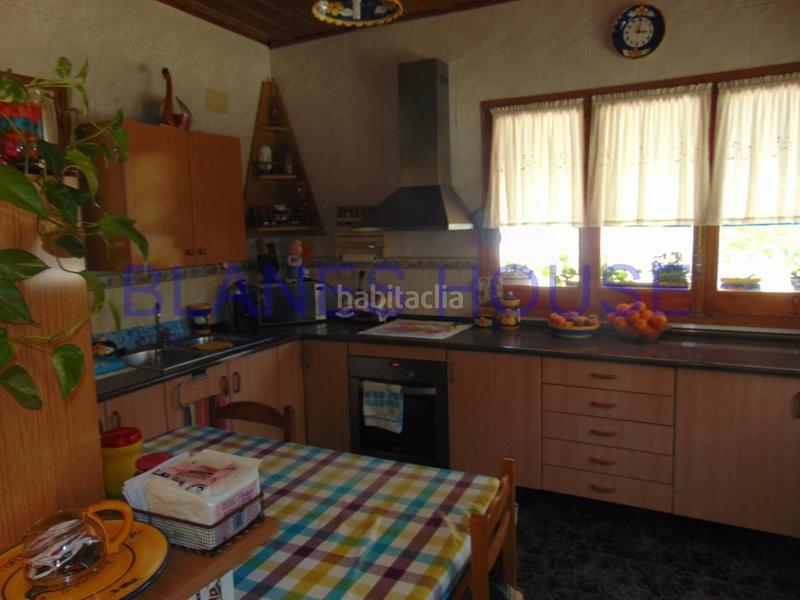 Foto c2c805b9-e1b2-48f9-8940-64684c7fc92c. Casa amb calefacció aparcament piscina a Aiguaviva Parc Vidreres