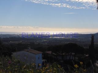 Finca rústica a Mas Mora-Sant Daniel. Terreno de nueva construcción en venta