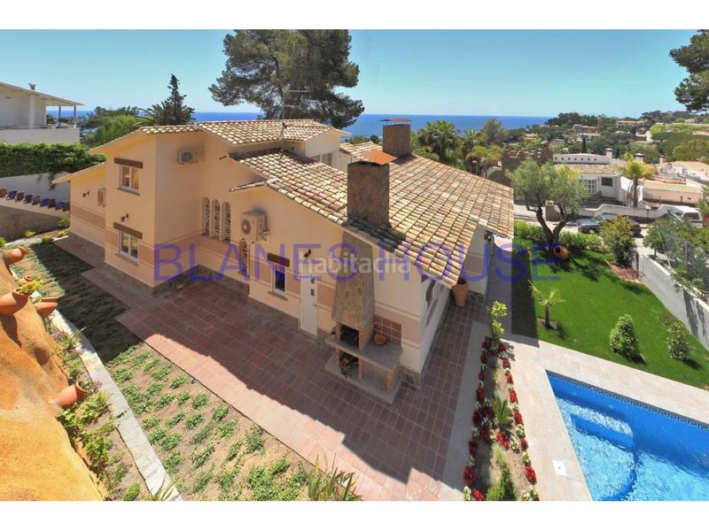 Foto 848417a7-5497-4d54-8e93-f7f1872523a8. Casa amb calefacció aparcament piscina a Mont Ferrant-Joan Carles I Blanes