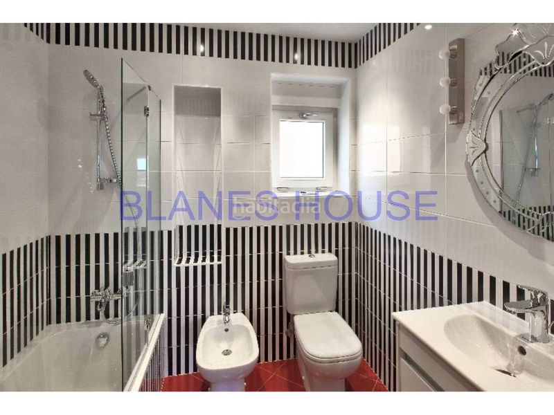 Foto a72e75ac-bee1-42f0-93d3-02d2a00bdd01. Casa amb calefacció aparcament piscina a Mont Ferrant-Joan Carles I Blanes