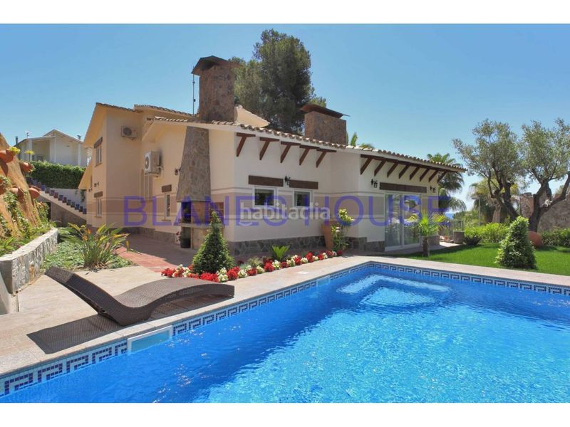 Foto b686451e-fca8-44e4-bfd1-9b7031b24691. Casa amb calefacció aparcament piscina a Mont Ferrant-Joan Carles I Blanes