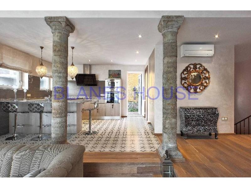 Foto f40aa50d-4061-4487-86f2-9870ef81f649. Casa villa en venta en Mont Ferrant-Joan Carles I Blanes