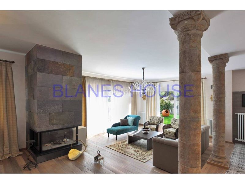 Foto faebfcc7-ba6c-460b-b2a5-2a57306c9c99. Casa amb calefacció aparcament piscina a Mont Ferrant-Joan Carles I Blanes