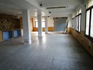 Local Comercial a La plantera. Almacen en venta en els pins