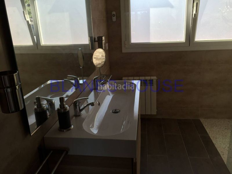 Foto bd89d09f-ebc9-4bcb-b30a-409cc50bbe68. Casa con riscaldamento parcheggio in Centre Lloret de Mar