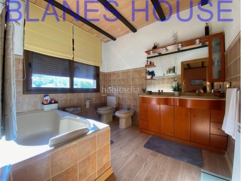 Foto 4dadb6b4-3366-4494-9d32-e5fa0c88a6aa. Casa adossada amb calefacció a Palafolls