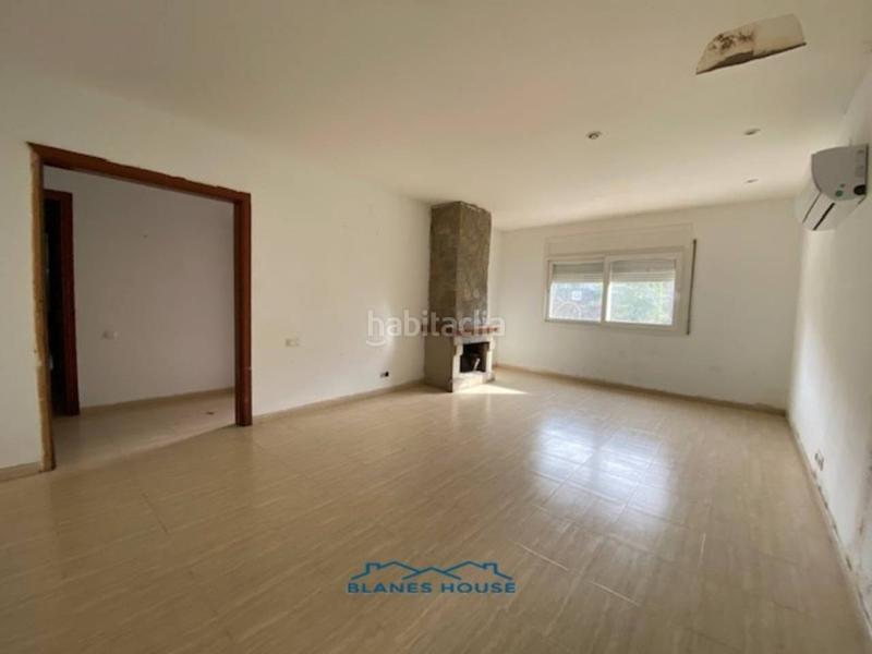 Foto 1466afbb-5a75-4126-9e6a-15bef224725c. Maison avec parking dans Residencial Park Maçanet de la Selva