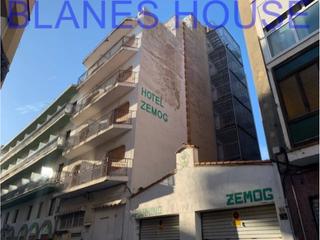 Edifici a Cami de las cabras 23. Hotel en venta en casc antic