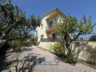 Casa a La tuca 0. Venta de casa en maçanet de la selva