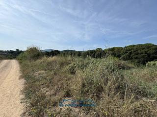 Finca rústica a La julia 16. Venta de finca rústica en tordera