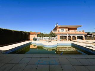 Casa a Llac del cisne 0. Venta de casa en caldes de malavella