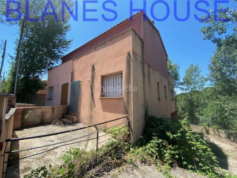 Foto 287b4f18-2a0a-4733-818f-17dc9d0b2f1b. Casa amb aparcament a Aiguaviva Parc Vidreres