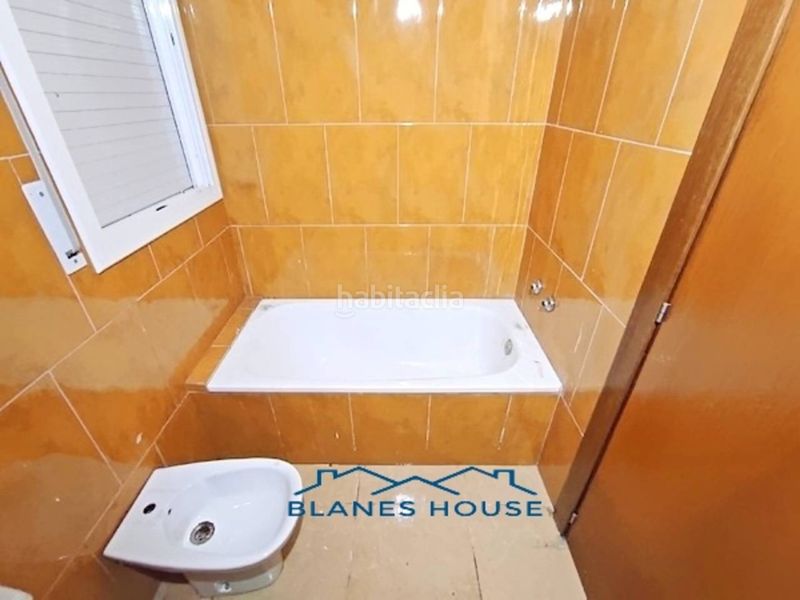 Foto 40e7a640-75ef-47db-a21f-1a013a248792. Casa amb aparcament a Aiguaviva Parc Vidreres