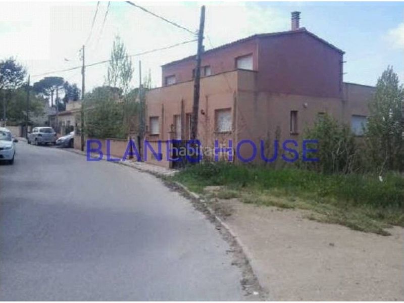 Foto 98cfb35d-4fce-42b9-a728-1e2dcf5defbe. Casa amb aparcament a Aiguaviva Parc Vidreres