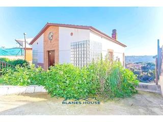 Casa a Pica d´estats 0. Casa en venta en maçanet de la selva