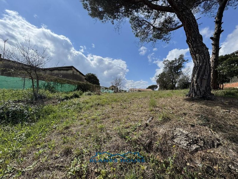 Foto 623abfd0-b1b7-431b-b3de-e217054b84f2. Terreny residencial a calle emporda 0 a Residencial Park Maçanet de la Selva